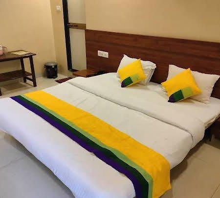 Hotel President House Matheran Kültér fotó