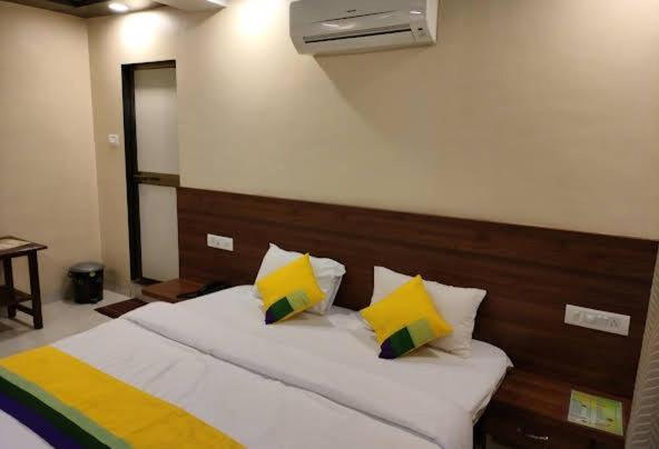 Hotel President House Matheran Kültér fotó
